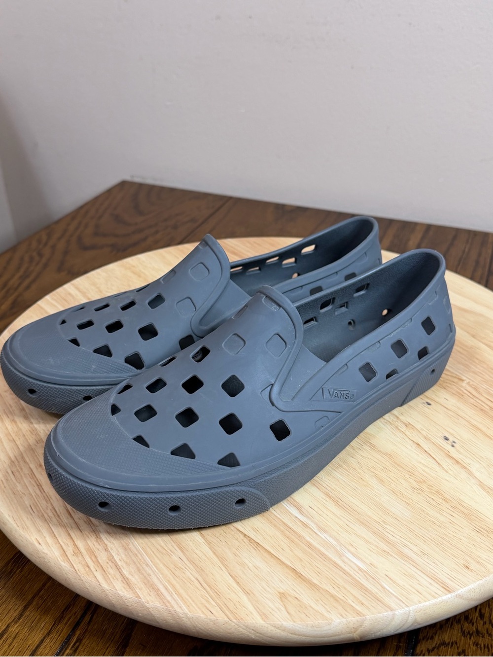 Vans unisex Trek Slip-On Pewter Gray shoes